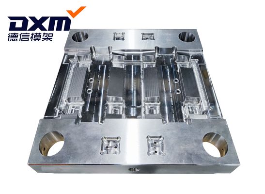 CNC die het Gevormde Plastiek van Mazak machinaal bewerken Injectie
