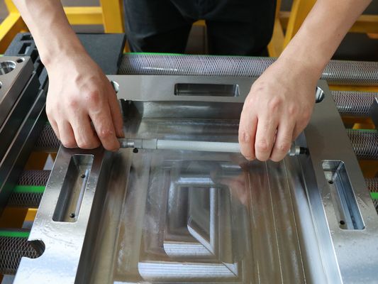 CNC die Basis 0.1mm machinaal bewerken van de Injectievorm de Tolerantie van de Plaatdikte