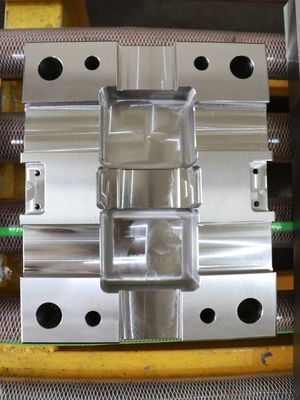 CNC Machinaal bewerkte Plastic precies Gemalen ISO9001 van de Vormbasis: 2015